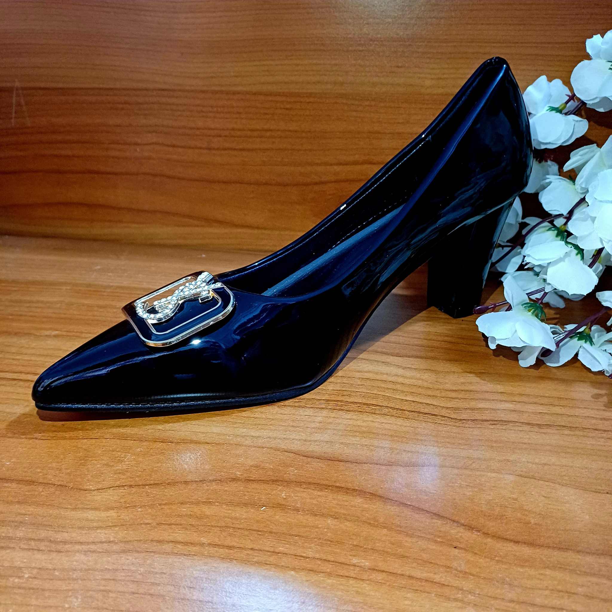 Elegant Black Patent Leather Heel with Buckle