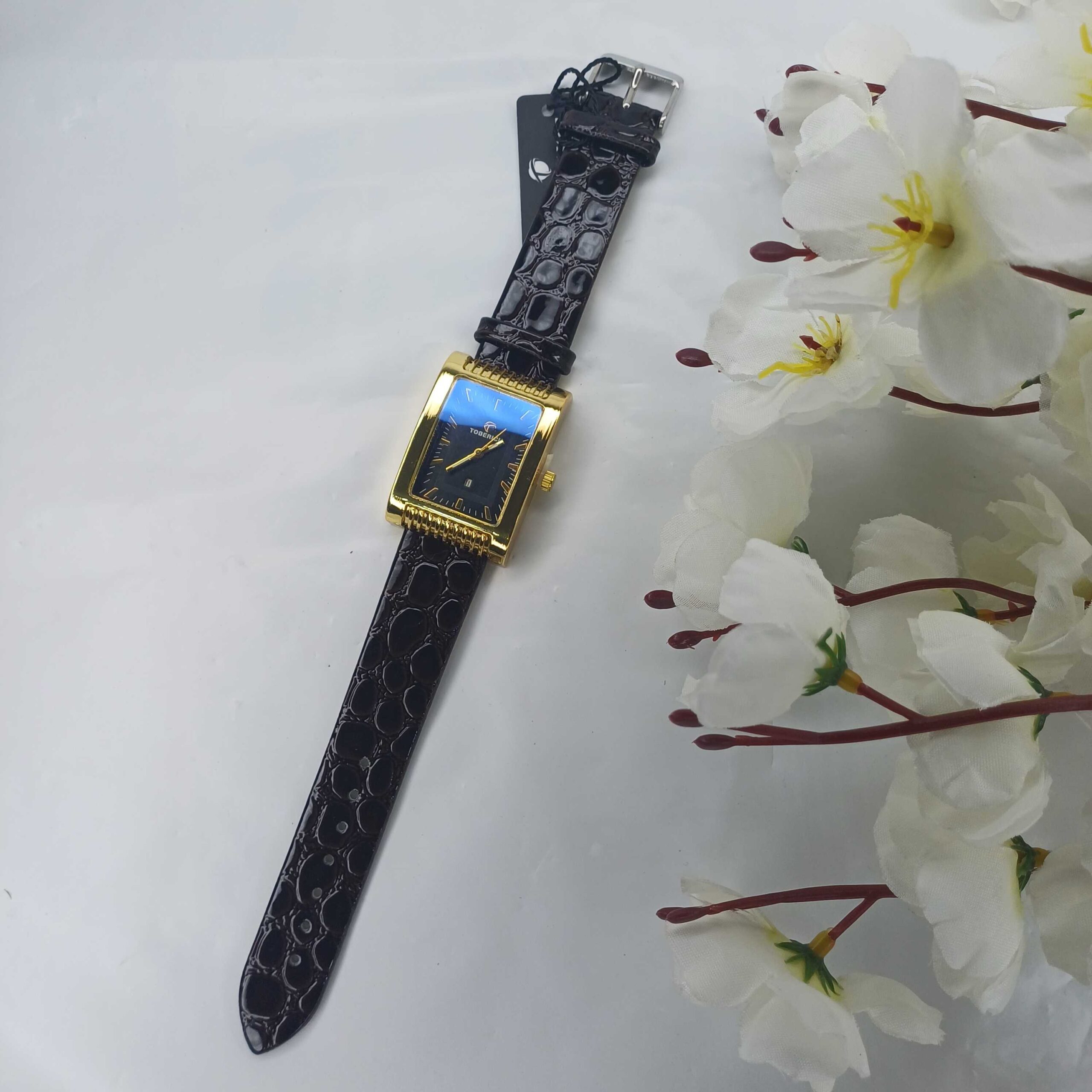 Elegant Gold Square Face Wristwatch