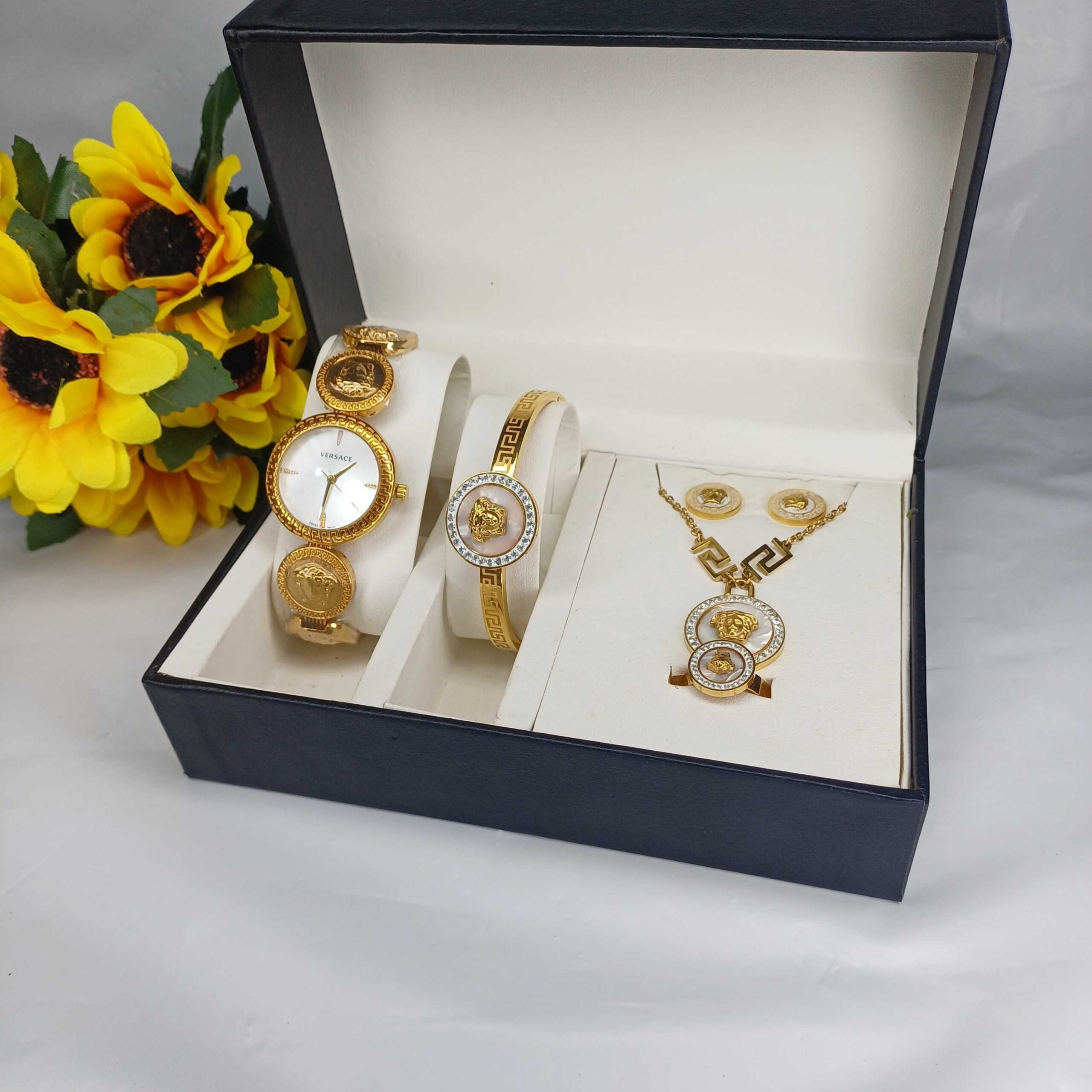 Luxury Gold Accessory Set - Image 4