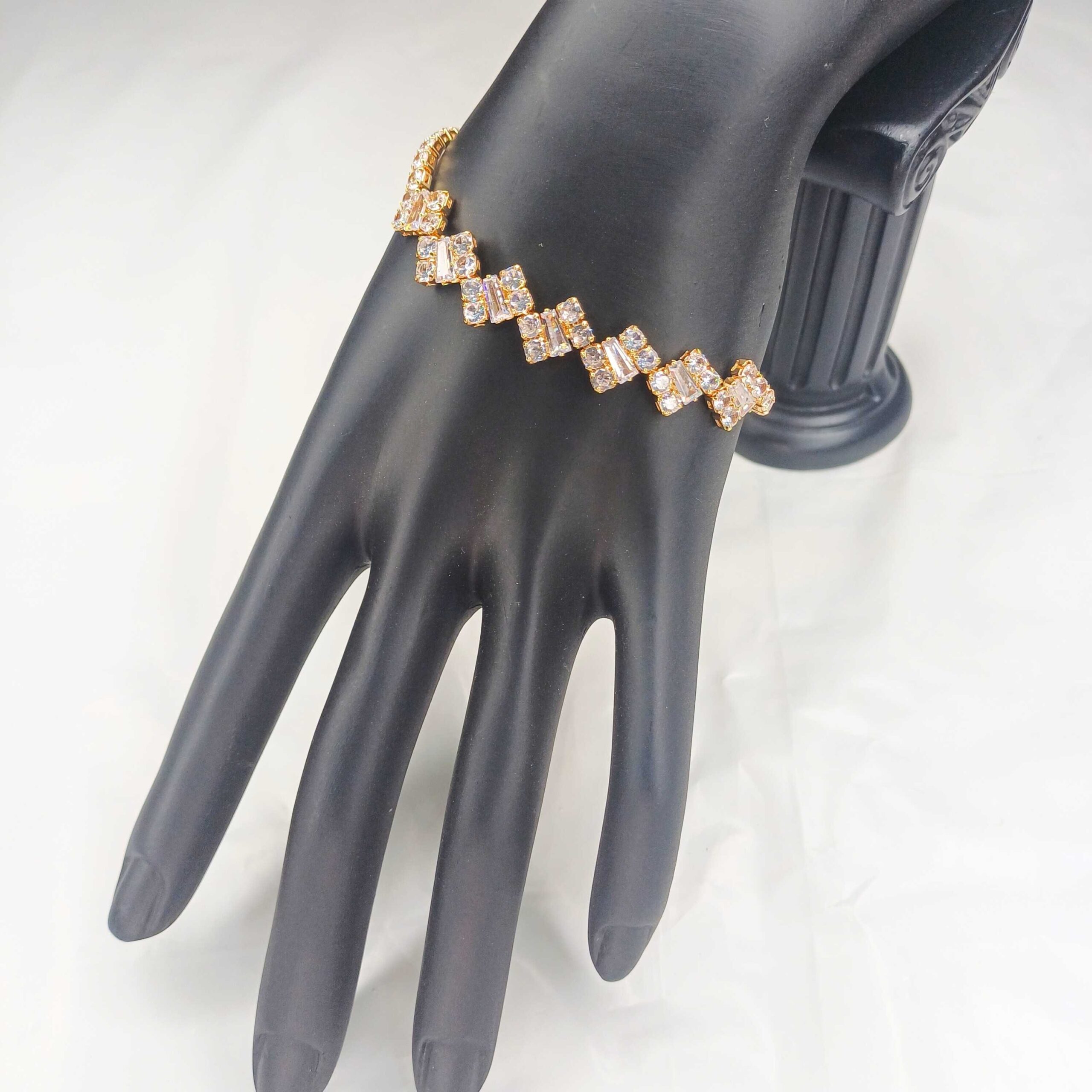 Elegant Gold-Plated Rhinestone Bracelet