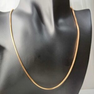 Female Elegant Gold Chain Necklace