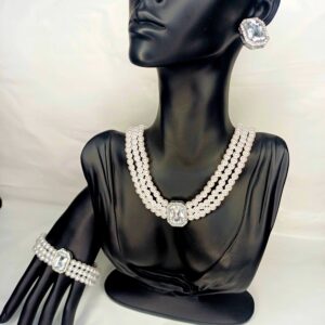Luxurious Pearl Jewelry Set