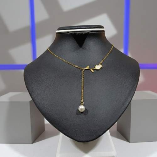 Elegant Pearl Drop Necklace