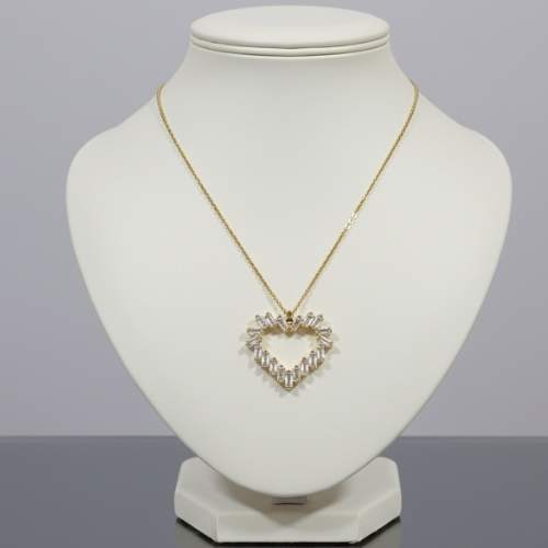 Heart-Shaped Pendant Necklace