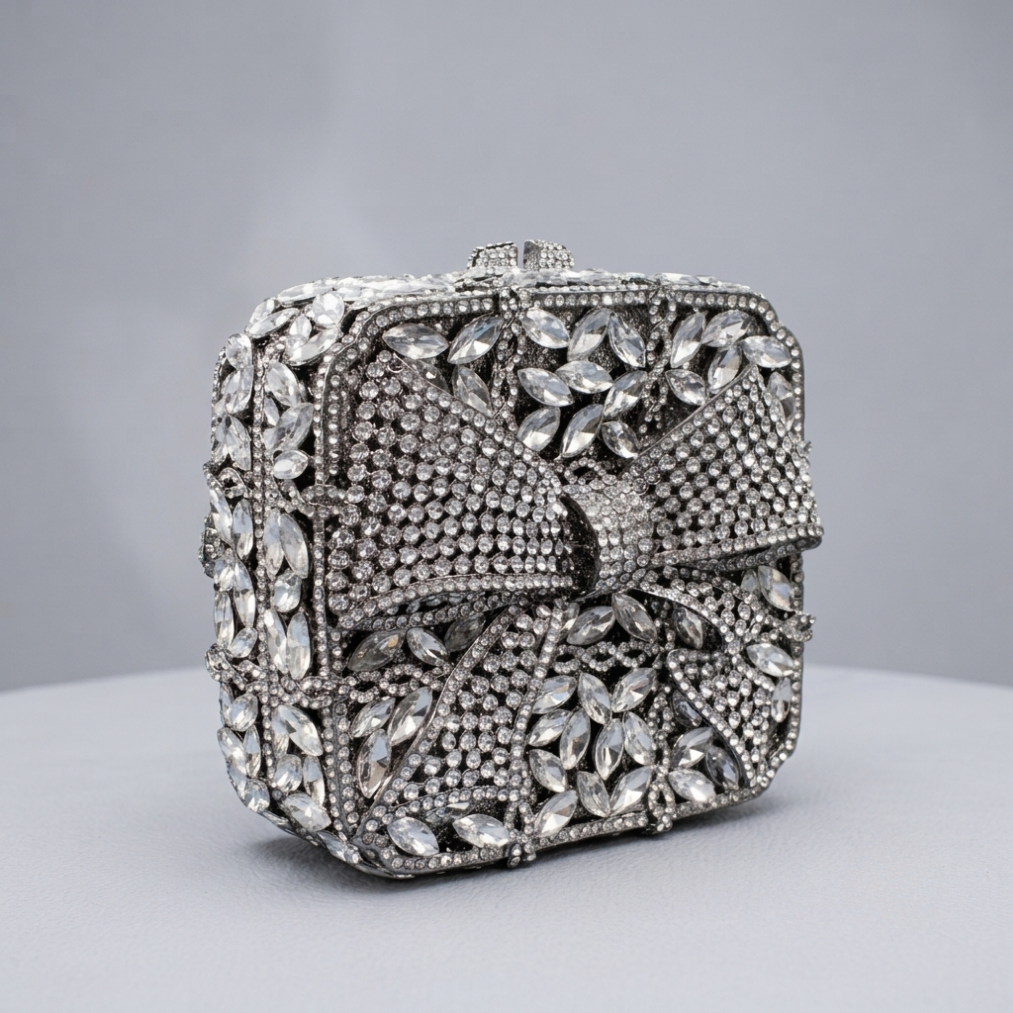 Diamond Bow Elegance Clutch