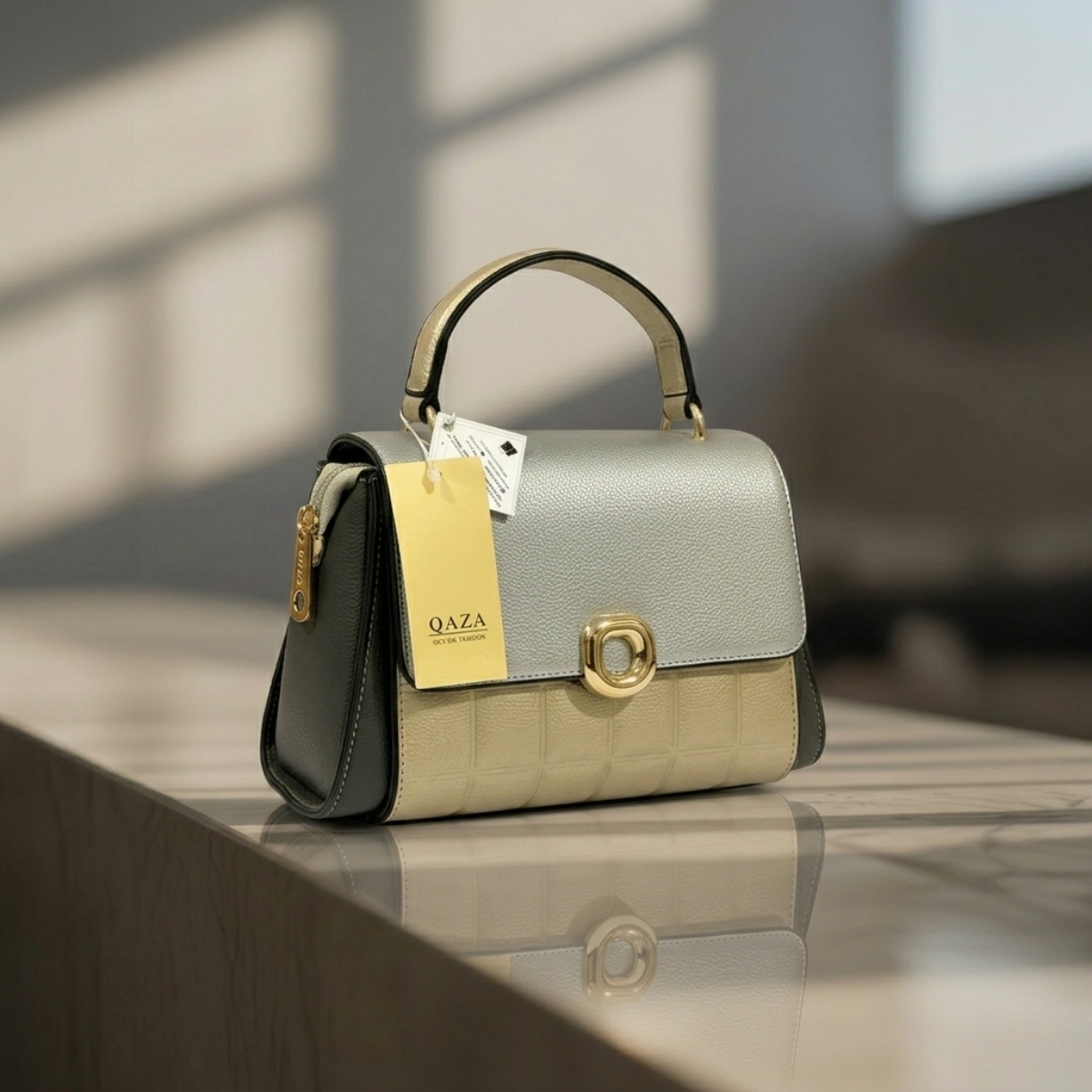 Structured luxury handbag for elegant everyday fashion